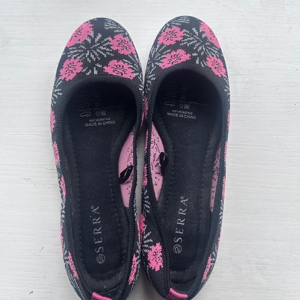Serra size 10‎ Women's black/pink floral flats EUC